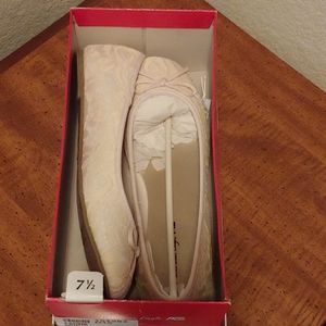Cream flats size 7.5